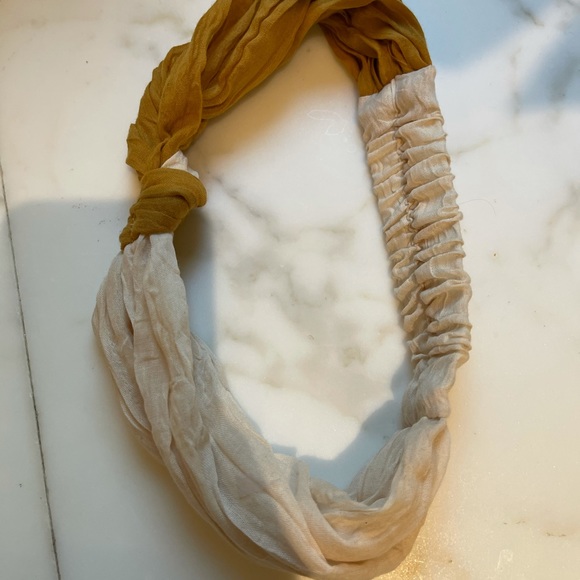 Anthropolgie Headband - Picture 5 of 9